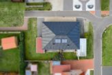 Idealer Altersruhesitz – pflegeleichte Bungalow-Doppelhaushälfte mit Terrasse, Garten und Carport - Bild