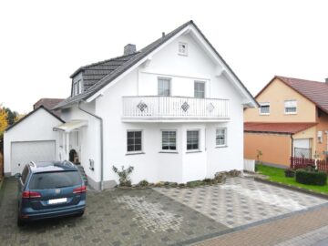 Einziehen und wohlfühlen – Großzügiges Einfamilienhaus mit Garage in ruhiger Wohnlage, 63674 Altenstadt, Einfamilienhaus